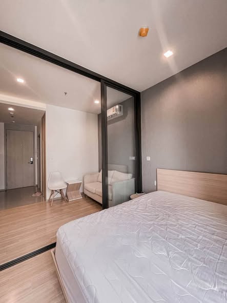 bedroom of M Jatujak