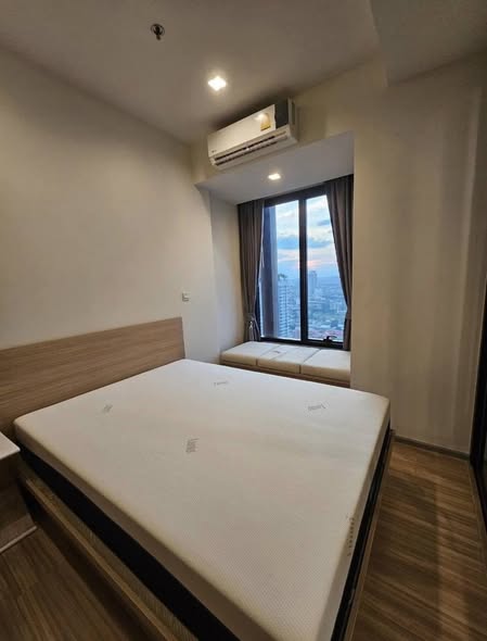 bedroom of M Jatujak