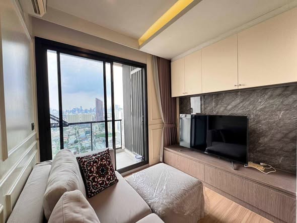 bedroom and living room of M Jatujak