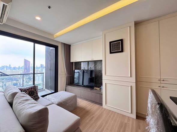 bedroom and living room of M Jatujak