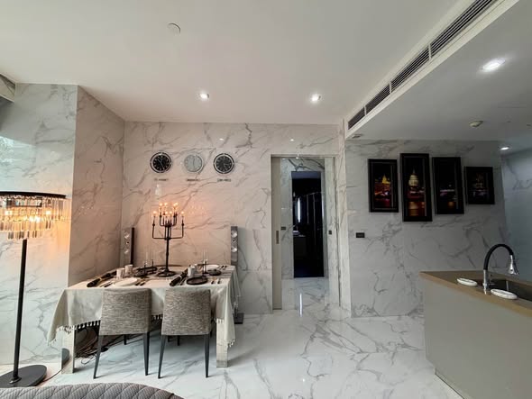bathroom of M Silom