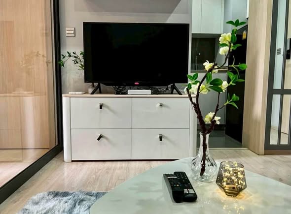 living room and room interior of M Thonglor 10
