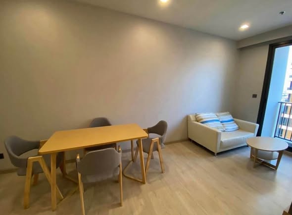 living room and room interior of M Thonglor 10