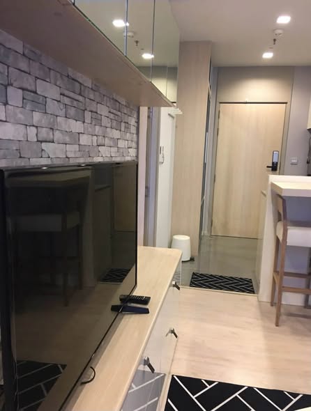 room interior and bathroom of M Thonglor 10