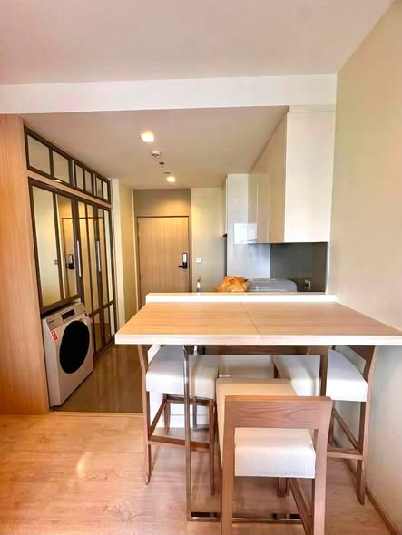 room interior and kitchen of M Thonglor 10