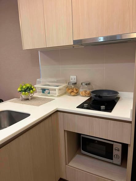 bathroom and kitchen of Maestro 12 Ratchathewi