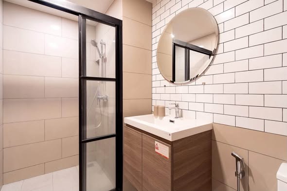 bathroom of Maestro 19 Ratchada19 – Vipha