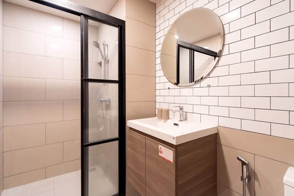 bathroom of Maestro 19 Ratchada19 – Vipha