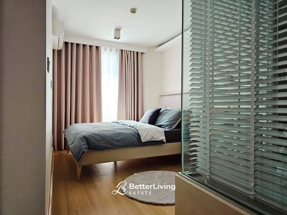 bedroom and room interior of Maestro 39 Sukhumvit 39