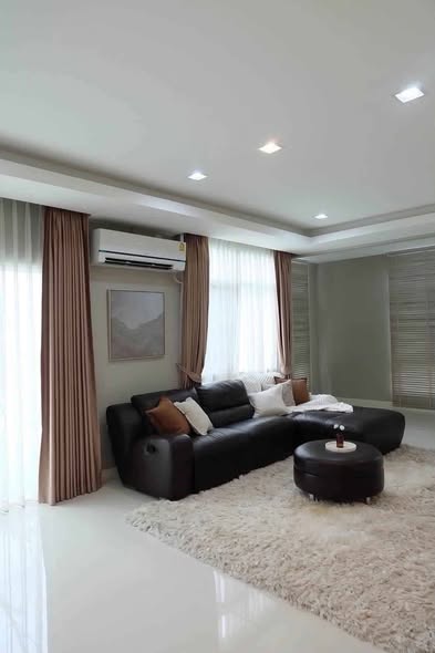 living room and bedroom of Mantana 2 Bangna Km. 7