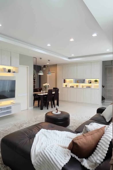 living room and kitchen of Mantana 2 Bangna Km. 7