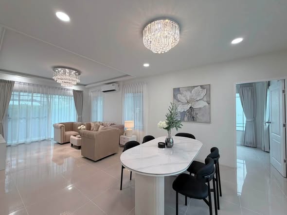living room of Mantana 2 (Onnut-Wongwaen)