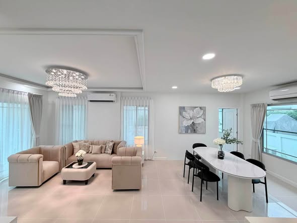 living room of Mantana 2 (Onnut-Wongwaen)