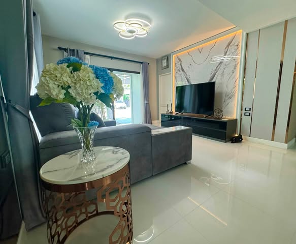 bedroom and living room of Mantana Bangna Km.7 มัณฑนา บางนา กม.7