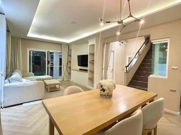 living room of Mantana Onnut-Wongwaen 5 มัณฑนา อ่อนนุช-วงแหวน 5