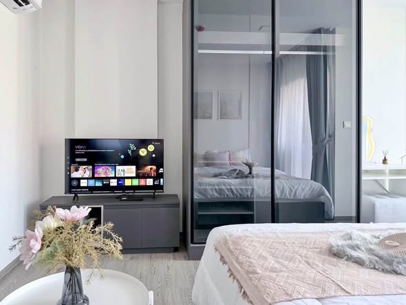 living room and bedroom and room interior of Maroon Ratchada 32 (สำนักงานขาย)