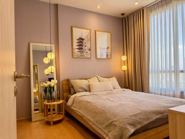 bedroom and bathroom of MARU Ekkamai 2