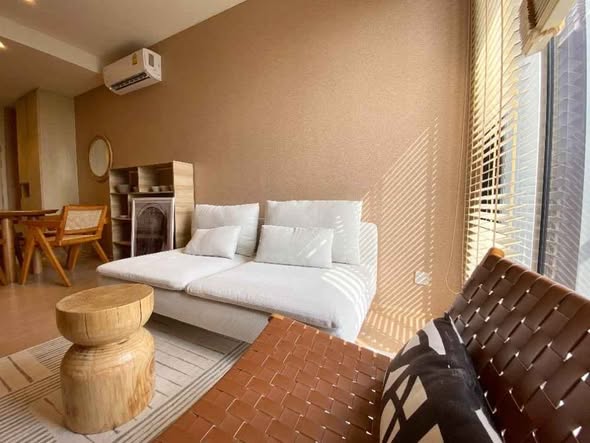 bedroom and living room of MARU Ekkamai 2