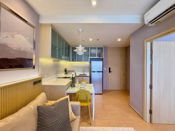 bedroom and room interior of MARU Ekkamai 2
