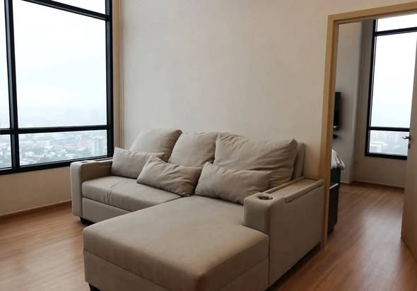 living room of MARU Ekkamai 2