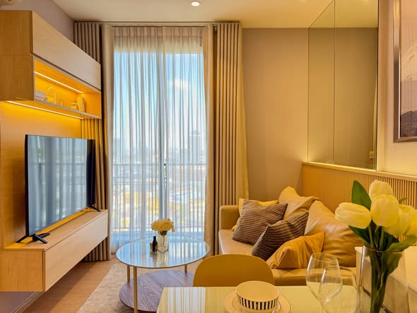 living room and bedroom and bathroom of MARU Ekkamai 2