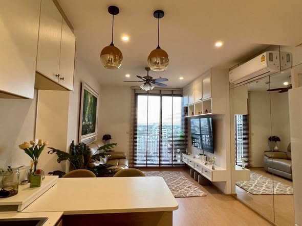 living room and kitchen of MARU Ekkamai 2