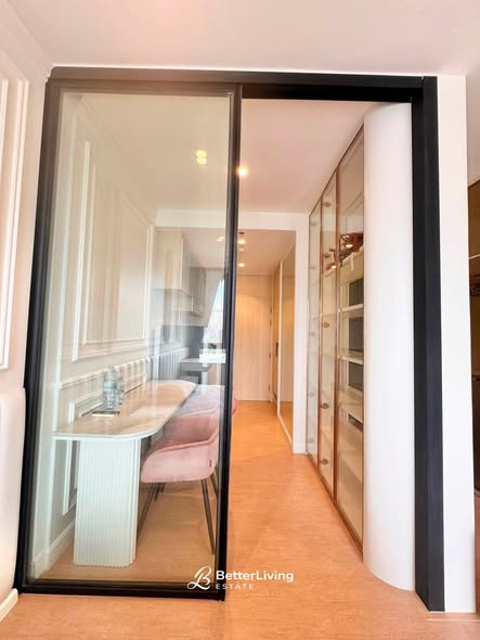 room interior of MARU Ekkamai 2