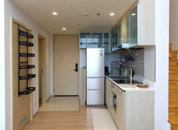 room interior and kitchen of MARU Ekkamai 2