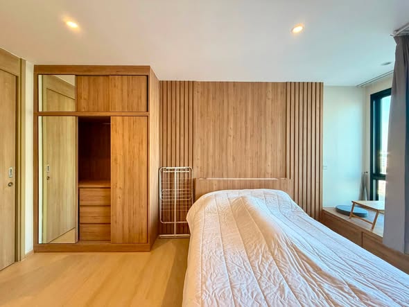 bedroom and room interior of Maru Ladprao 15 : มารุ ลาดพร้าว 15