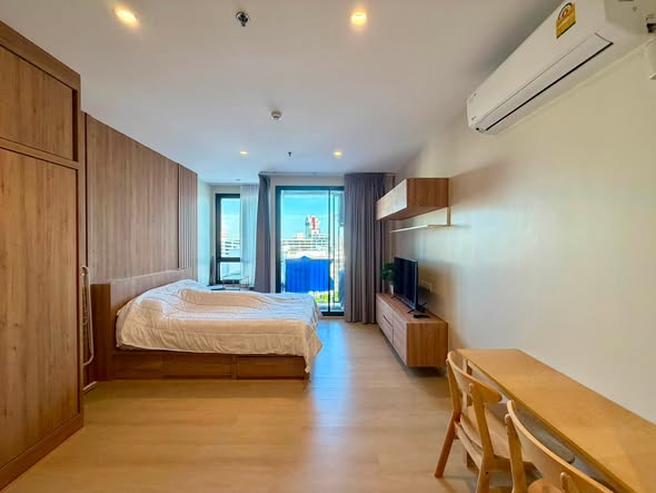 bedroom and room interior of Maru Ladprao 15 : มารุ ลาดพร้าว 15