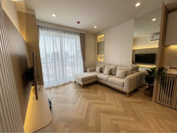 living room and room interior of Maru Ladprao 15 : มารุ ลาดพร้าว 15