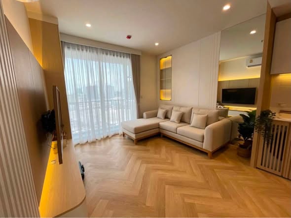 living room and room interior of Maru Ladprao 15 : มารุ ลาดพร้าว 15
