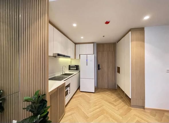room interior and kitchen of Maru Ladprao 15 : มารุ ลาดพร้าว 15