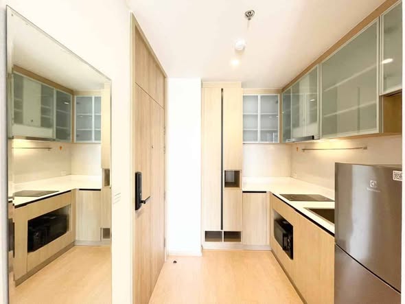 room interior and kitchen of Maru Ladprao 15 : มารุ ลาดพร้าว 15