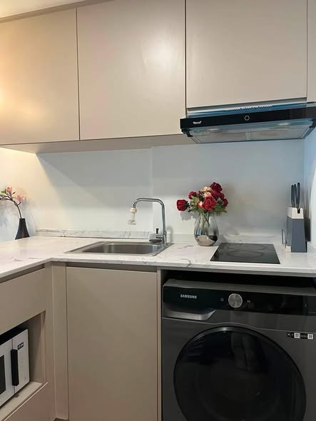 kitchen of Maxxi Prime Sutthisan Condo