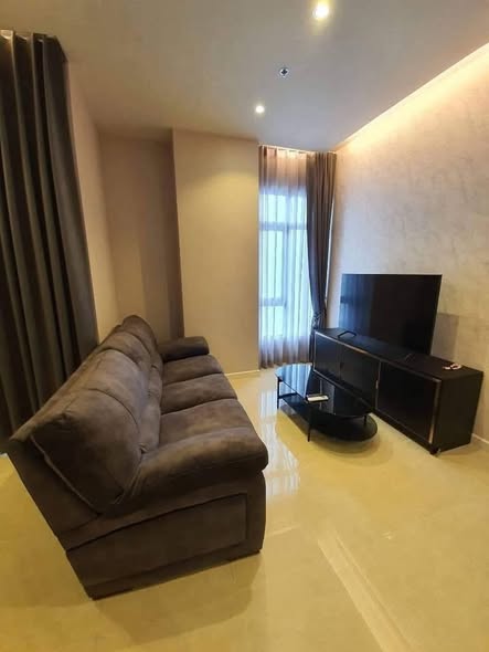 bedroom and living room of Mayfair Place Sukhumvit 50