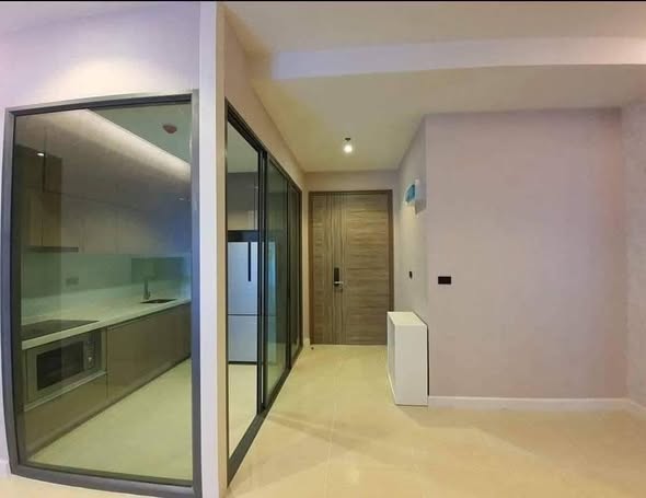room interior of Mayfair Place Sukhumvit 50