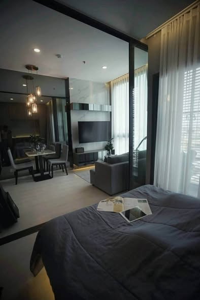 bedroom of แมสซารีน รัชโยธิน | Mazarine Ratchayothin by Grand Unity