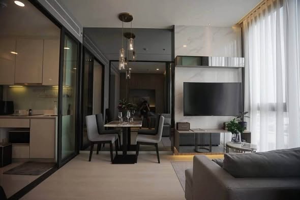 living room of แมสซารีน รัชโยธิน | Mazarine Ratchayothin by Grand Unity