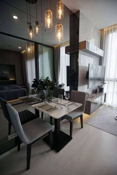 living room and room interior of แมสซารีน รัชโยธิน | Mazarine Ratchayothin by Grand Unity