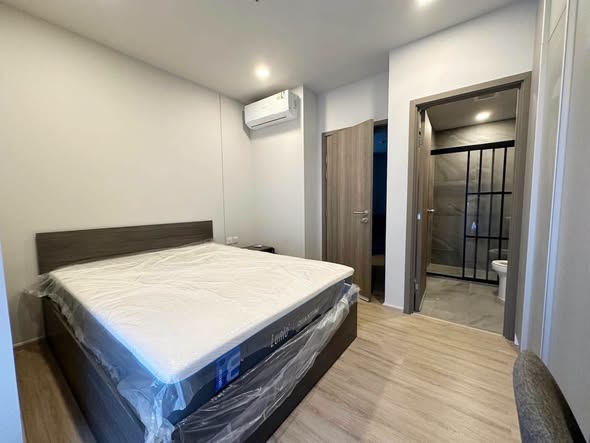 bedroom of Metris Lat Phrao