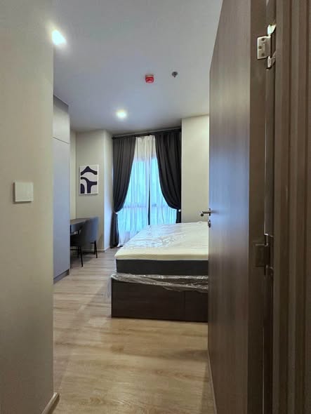 bedroom of Metris Lat Phrao