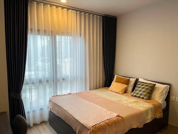 bedroom of Metris Lat Phrao