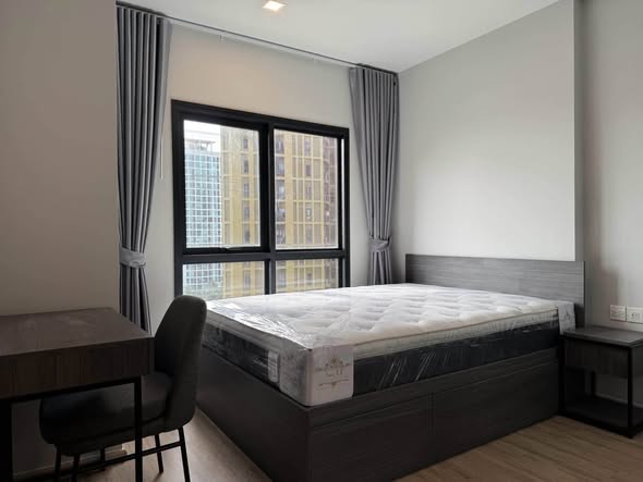bedroom of Metris Lat Phrao