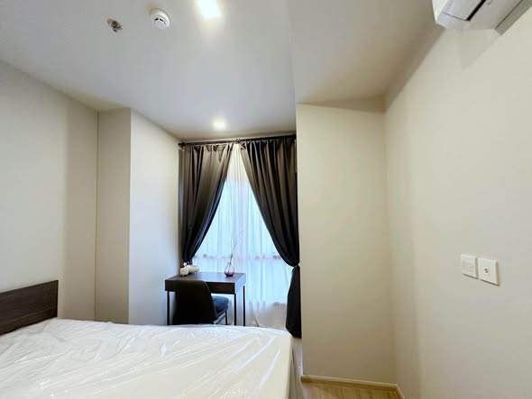 bedroom of Metris Lat Phrao