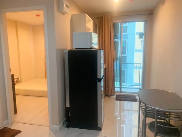 bedroom of Metro Luxe Rama 4