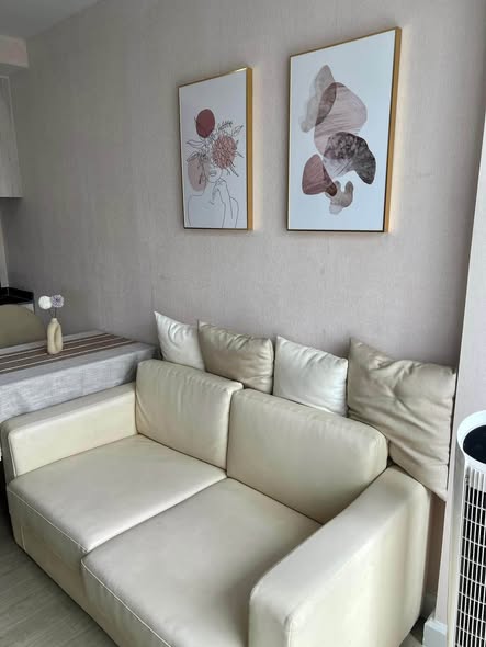 living room of Metro Luxe Riverfront Rattanathibet