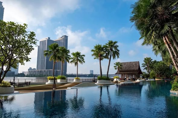 pool of Metro Luxe Riverfront Rattanathibet