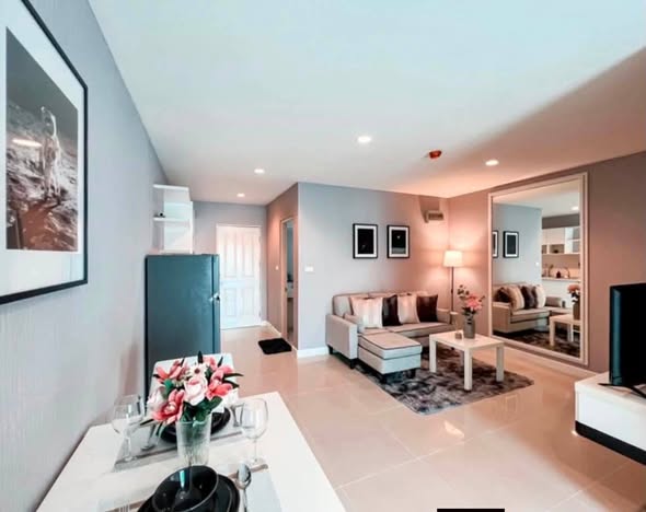 bedroom and living room of Metro Park Sathorn phase 2/2