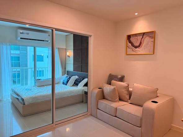 bedroom and room interior of Metro Park Sathorn phase 2/2